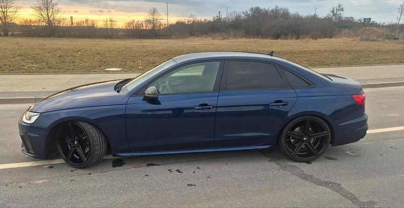 Gebraucht Audi A4 Design 150 PS (110 kW) 2022 Blau Limousine