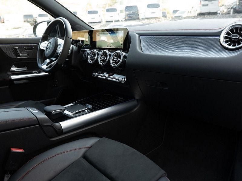 Gebraucht Mercedes EQA300 AMG 167 kW (228 PS) 2022 Schwarz SUV