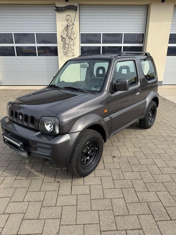 Second-hand Suzuki Jimny Style 86 CP (63 kW) 2011 Maro SUV