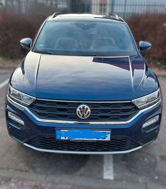 Blau Gebraucht 2020 VW T-Roc United SUV | 21.000 € (Guter Preis) - Bild 1/4