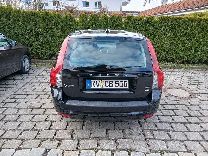 Usado Volvo V50 109 CV (80 kW) 2010 Negro Familiar