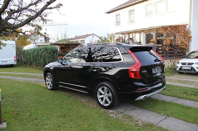 Schwarz Gebraucht 2016 Volvo XC90 Momentum SUV | 23.200 € (Fairer Preis) - Bild 1/4