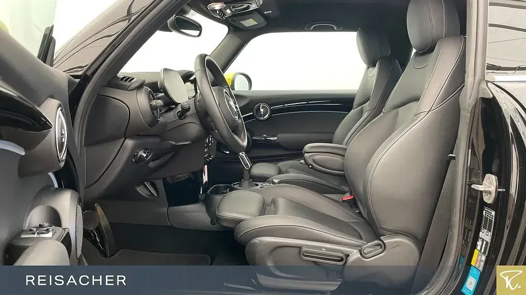 Gebraucht Mini Cooper SE Classic 135 kW (184 PS) 2023 Schwarz Kleinwagen