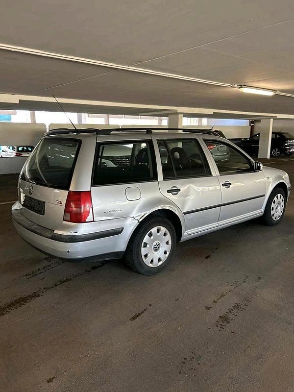 Silber Gebraucht 2004 VW Bora Limousine | 1.200 € (Guter Preis) - Bild 1/4