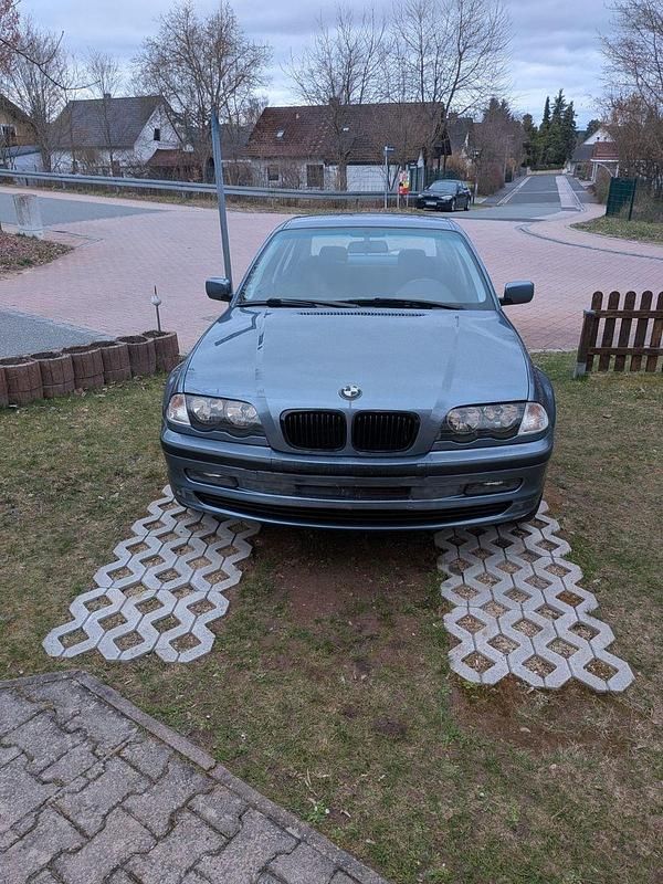 Gebraucht BMW 320 150 PS (110 kW) 1999 Blau Limousine
