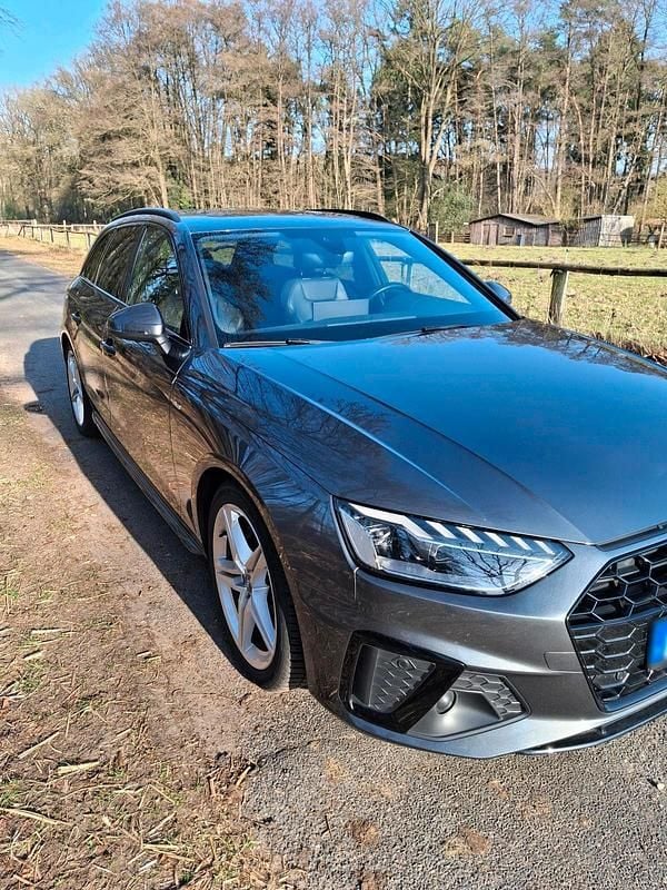 Gebraucht Audi A4 S-Line 190 PS (139 kW) 2019 Grau Kombi