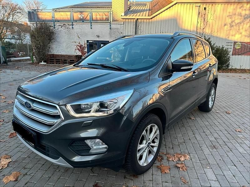 Gebraucht Ford Kuga 150 PS (110 kW) 2018 Grau SUV