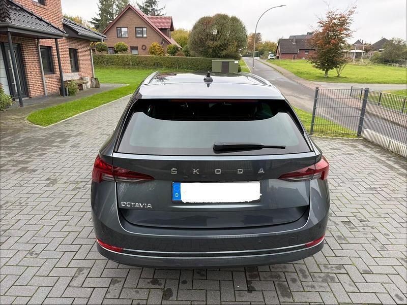 Gebraucht Skoda Octavia Style 150 PS (110 kW) 2020 Grau Kombi