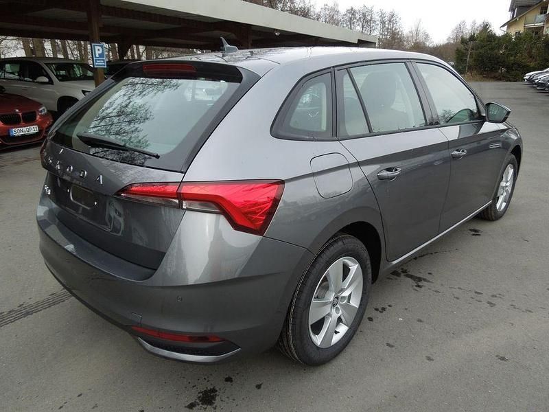 Neu Skoda Scala Selection 116 PS (85 kW) 2026 Graphitegrau metallic Kleinwagen