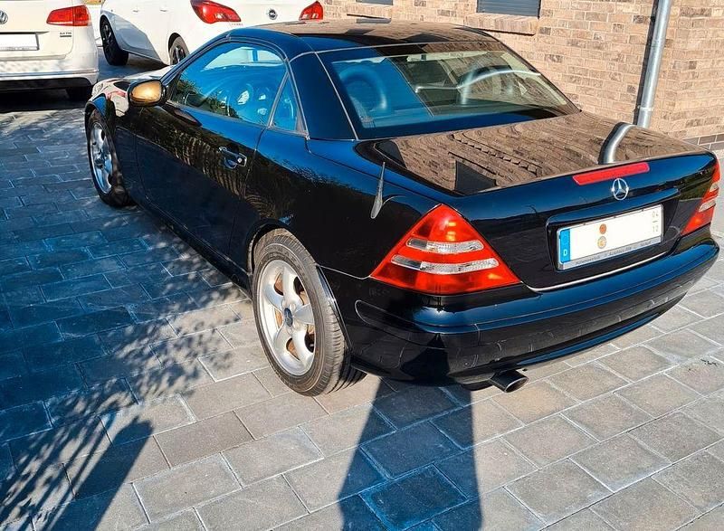 Gebraucht Mercedes SLK200 163 PS (119 kW) 2001 Schwarz Cabrio