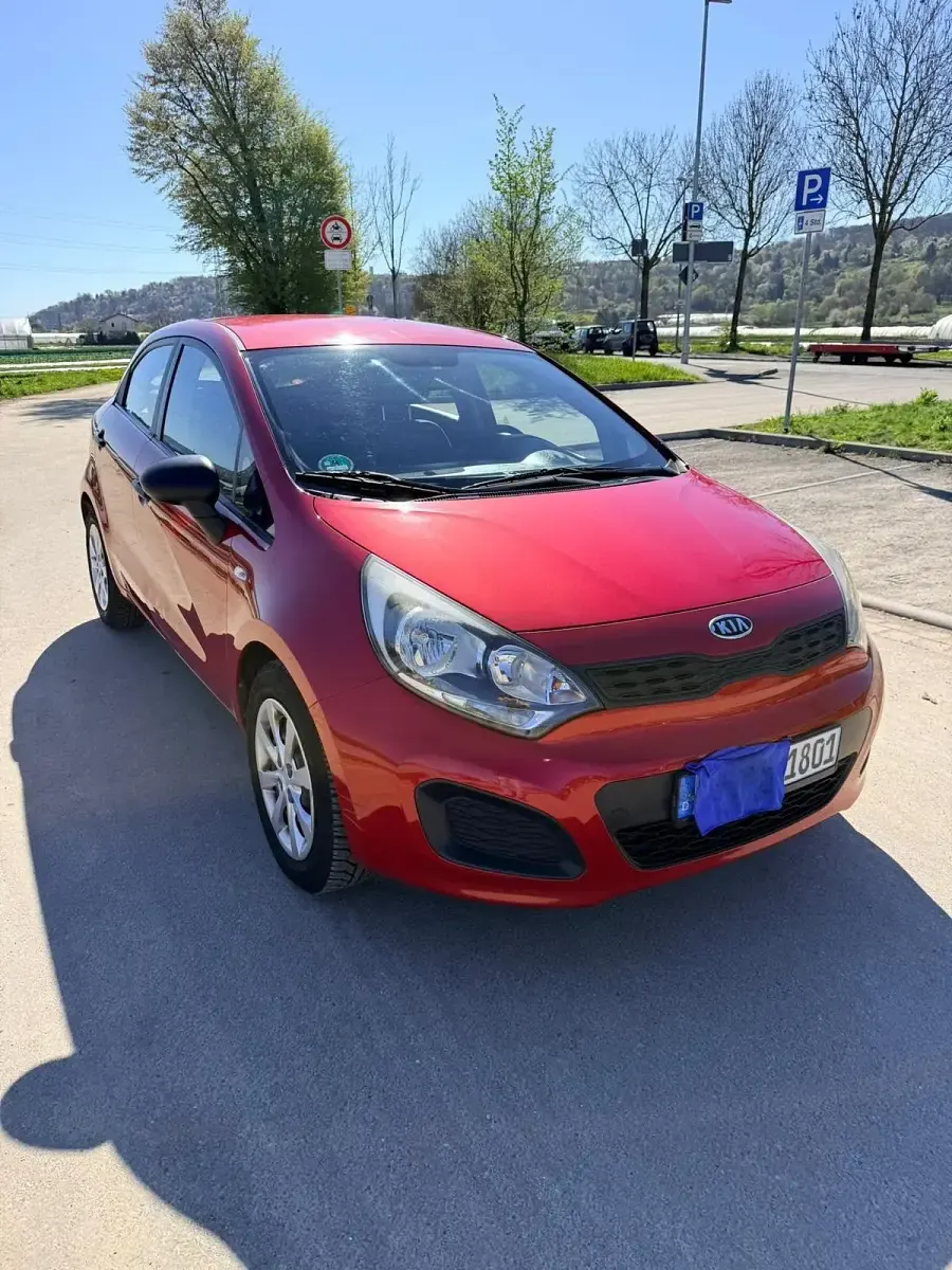 Gebraucht Kia Rio 89 PS (65 kW) 2012 Rot Kleinwagen
