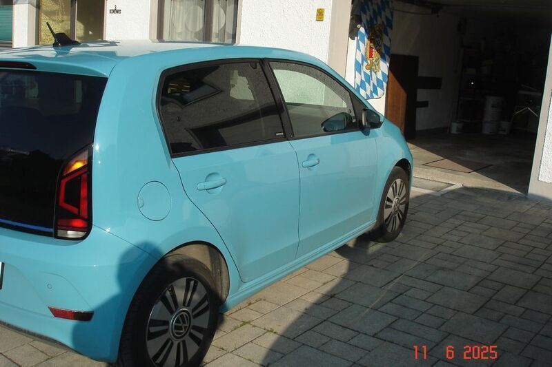 Blau Gebraucht 2021 VW e-up! United Kleinwagen | 11.000 € (Superpreis) - Bild 1/4