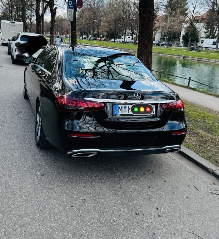 Schwarz Gebraucht 2021 Mercedes E200 Limousine | 31.000 € (Superpreis) - Bild 1/4