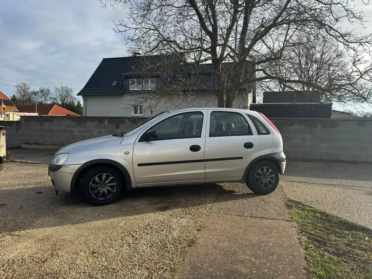 Gebraucht Opel Corsa 58 PS (42 kW) 2001 Silber Kleinwagen