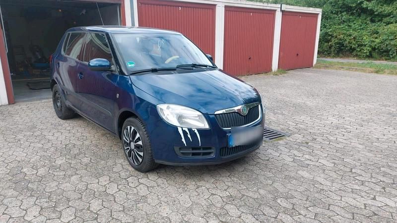 Blau Gebraucht 2008 Skoda Fabia Kleinwagen | 750 € (Superpreis) - Bild 1/4