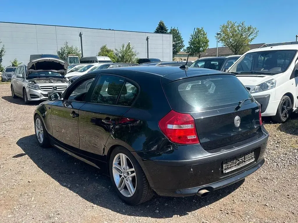 Gebraucht BMW 118 143 PS (105 kW) 2009 Schwarz Kleinwagen