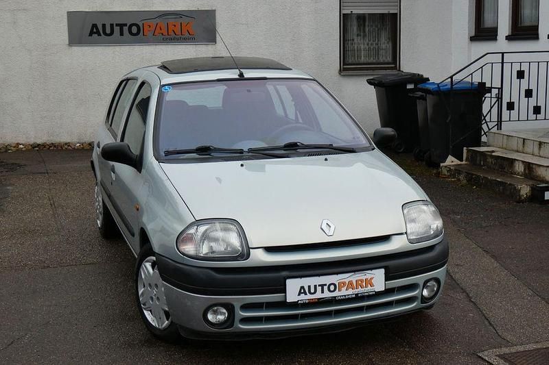 Grau Gebraucht 1999 Renault Clio II Limousine | 750 € (Guter Preis) - Bild 1/4