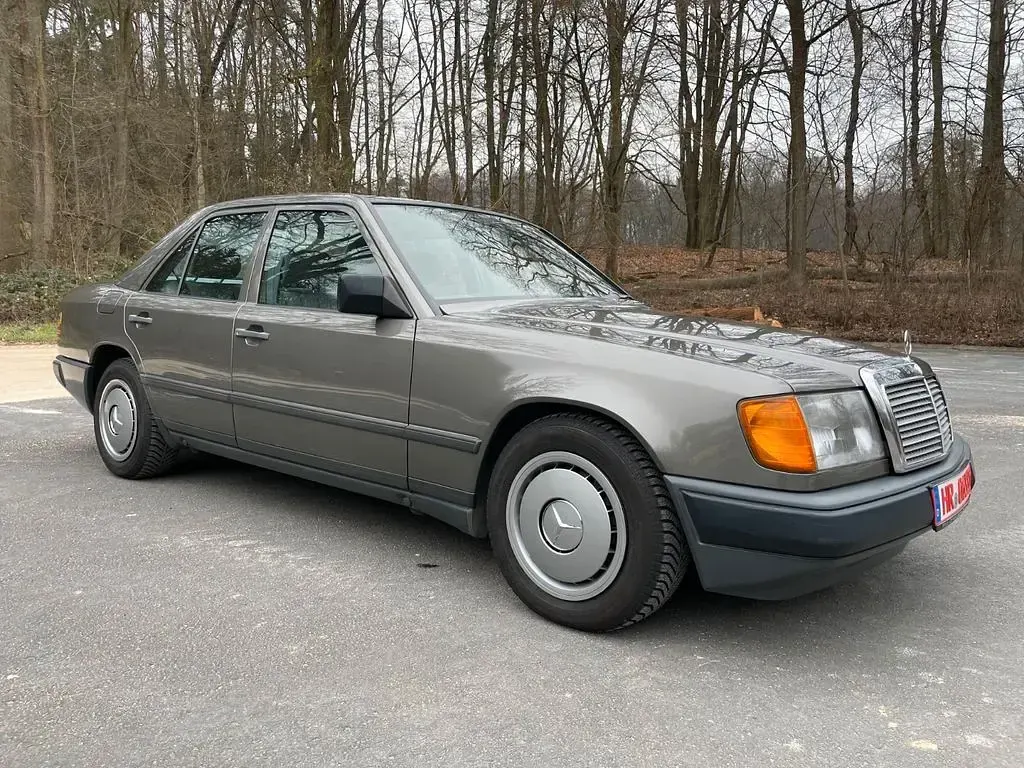 Gebraucht Mercedes E260 160 PS (117 kW) 1989 Limousine