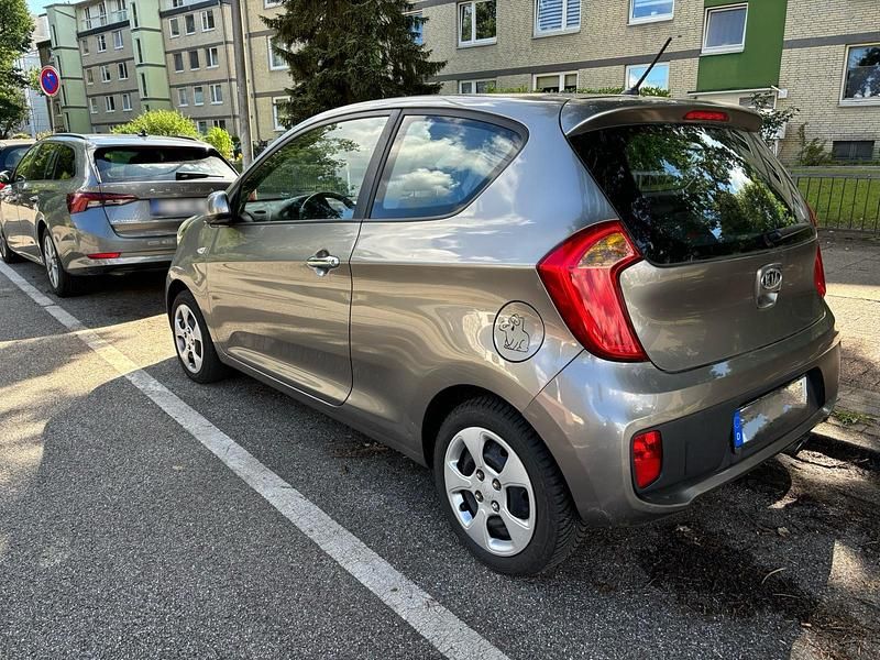 Gebraucht Kia Picanto 69 PS (50 kW) 2012 Silber Kleinwagen