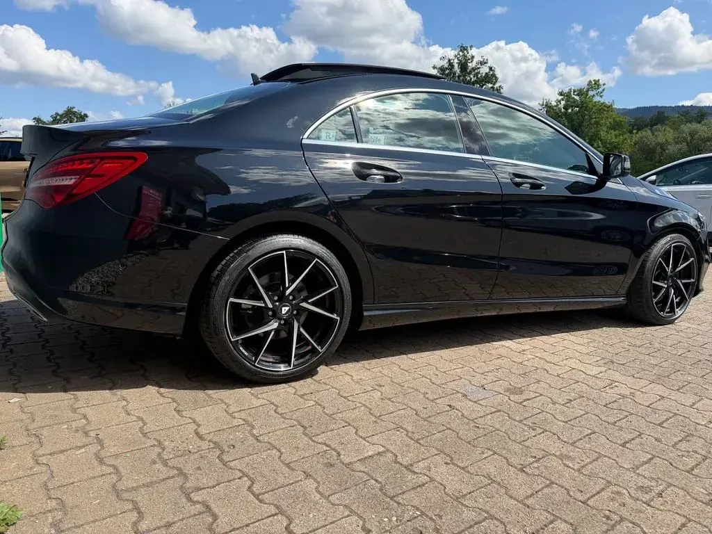 Gebraucht Mercedes CLA250 211 PS (155 kW) 2019 Schwarz Coupé
