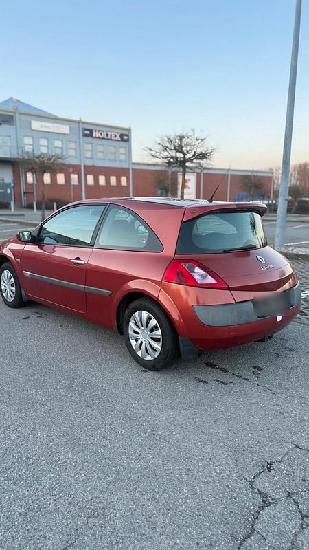 Gebraucht Renault Mégane II 112 PS (82 kW) 2002 Rot Kleinwagen