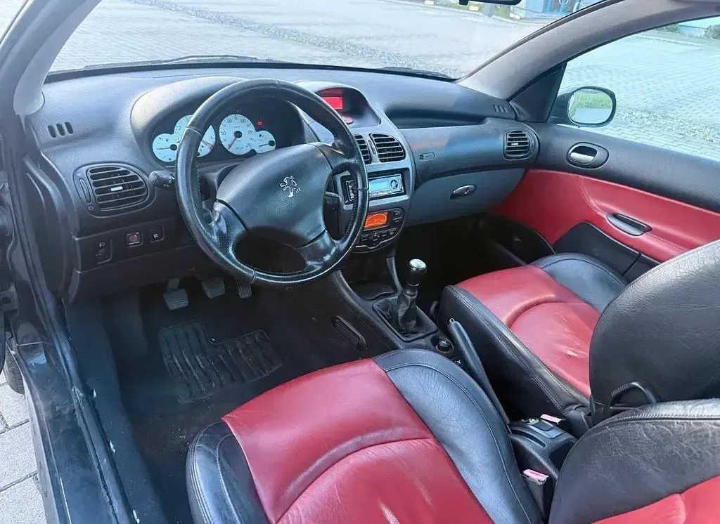 Gebraucht Peugeot 206 CC 109 PS (80 kW) 2003 Schwarz Cabrio