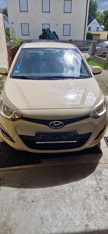 Beige Gebraucht 2014 Hyundai i20 Kleinwagen | 4.300 € (Guter Preis) - Bild 1/4