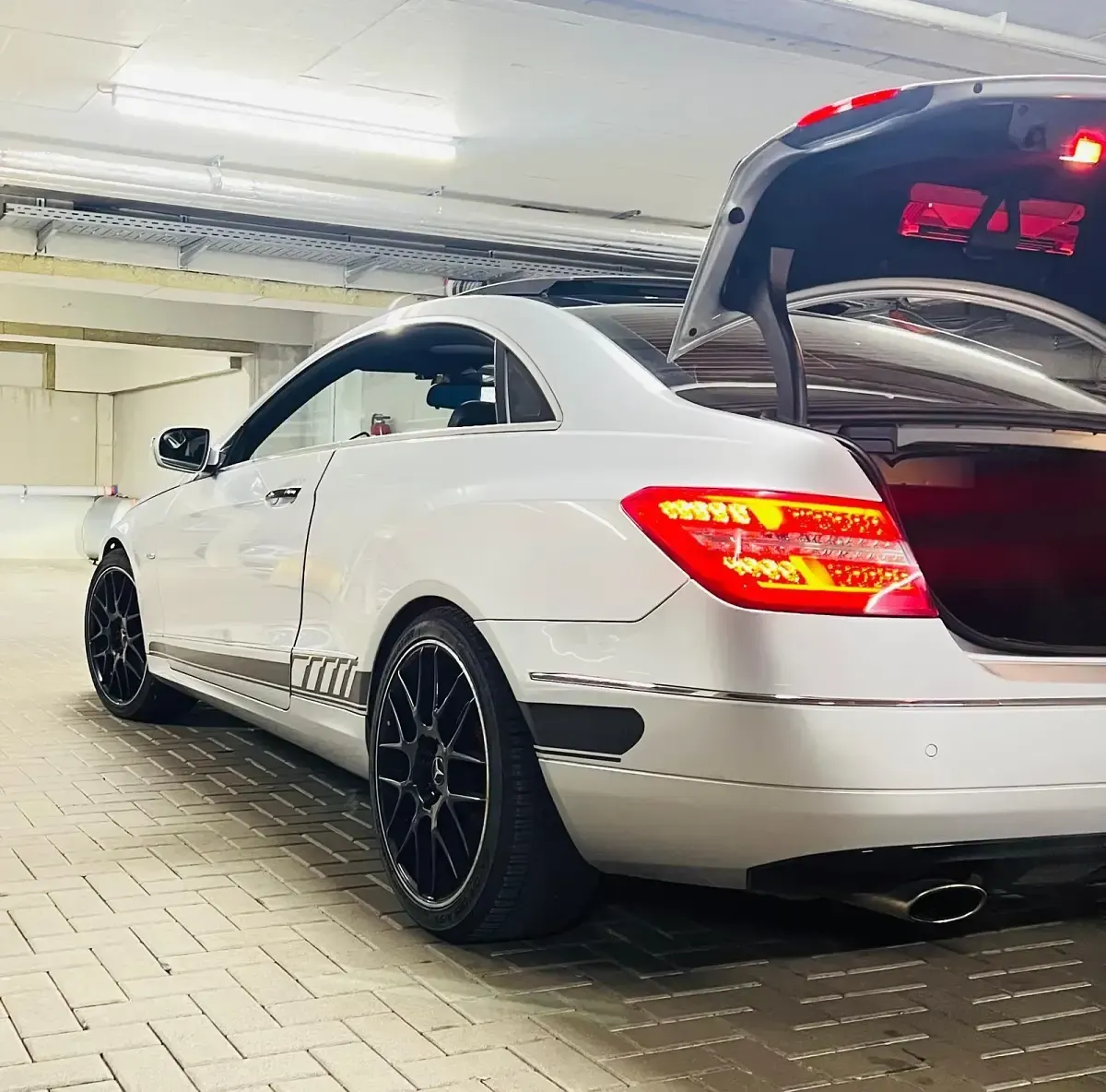 Gebraucht Mercedes 350 292 PS (214 kW) 2009 Silber Coupé