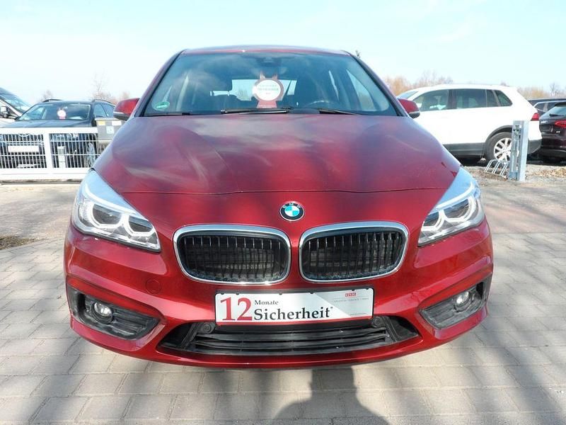Gebraucht BMW 220 Active Tourer 192 PS (141 kW) 2015 Rot Van / Kleinbus