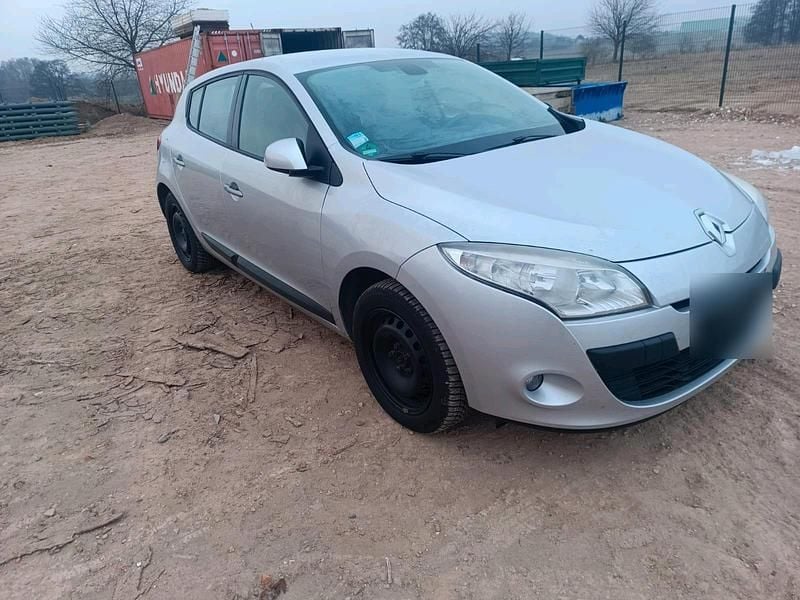Gebraucht Renault Mégane 110 PS (80 kW) 2010 Grau Limousine