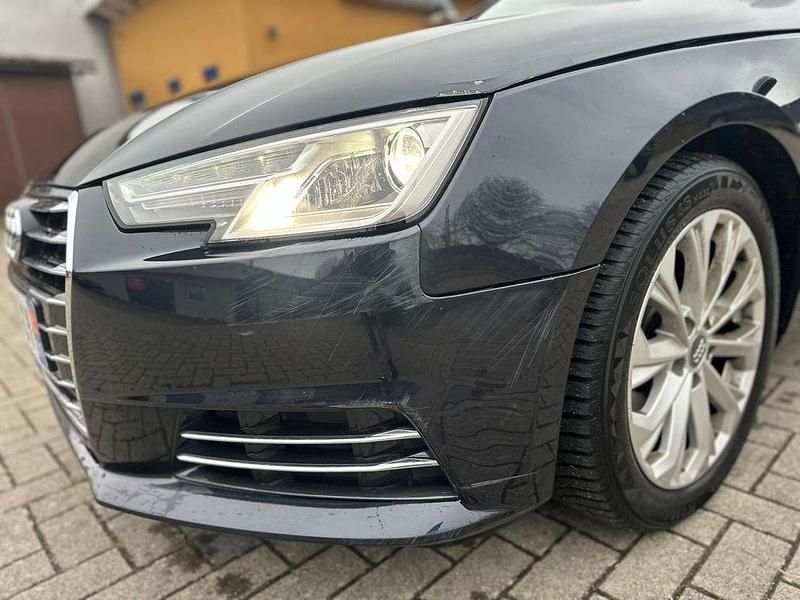 Second-hand Audi A4 Design 150 CP (110 kW) 2016 Albastru Berlinǎ
