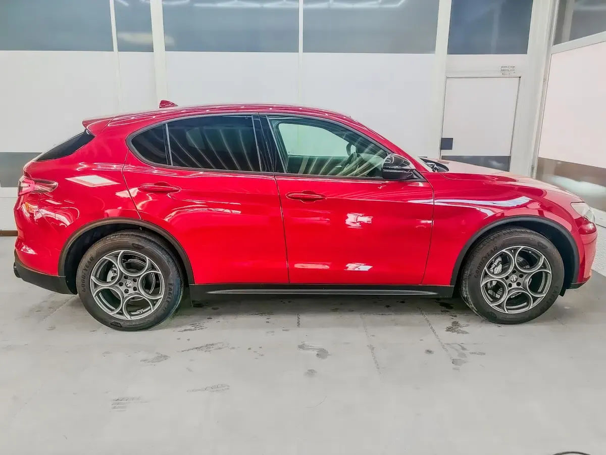 Gebraucht Alfa Romeo Stelvio Sprint 209 PS (153 kW) 2024 Rot 414 SUV