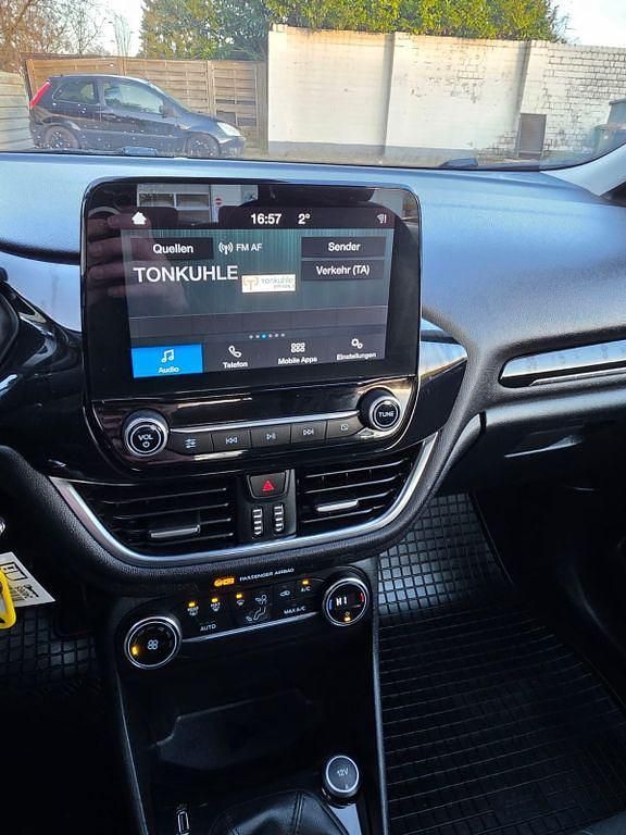 Gebraucht Ford Fiesta Active 101 PS (74 kW) 2018 Blau Kleinwagen