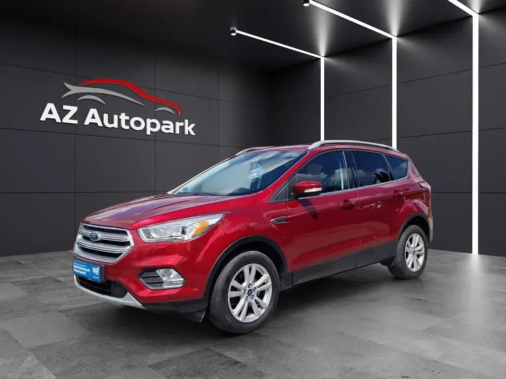 Używany Ford Kuga Cool & Connect 150 KM (110 kW) 2017 Czerwony SUV