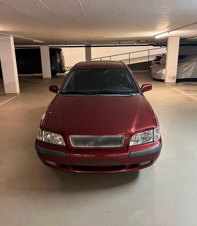 Gebraucht Volvo V40 122 PS (89 kW) 2001 Rot Kombi
