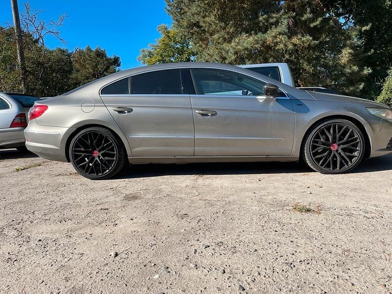 Gebraucht VW Passat 170 PS (125 kW) 2010 Gold Coupé