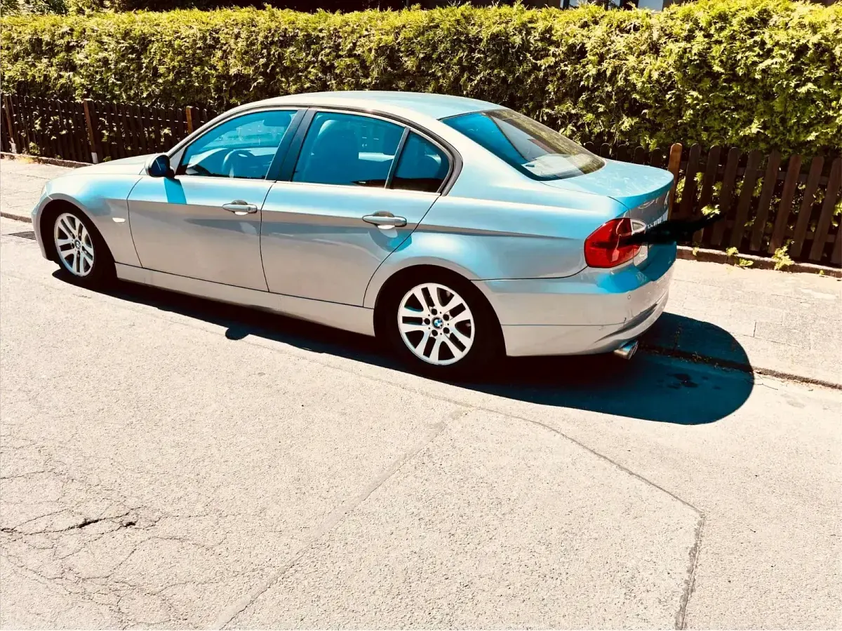 Gebraucht BMW 318 143 PS (105 kW) 2007 Grün Limousine