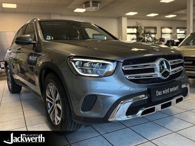 Gebraucht Mercedes GLC220 194 PS (142 kW) 2022 Lack selenitgrau SUV