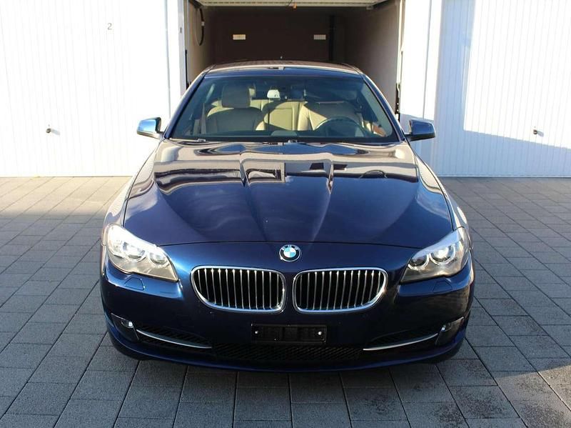 Blau Gebraucht 2012 BMW 535 Efficient Dynamics Limousine | 33.900 € - Bild 1/4