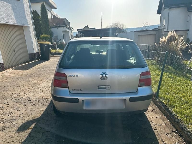 Gebraucht VW Golf IV 75 PS (55 kW) 2002 Silber Limousine