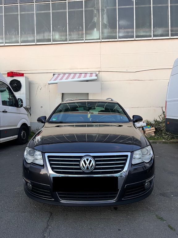 Braun Gebraucht 2008 VW Passat Sportline Kombi | 3.200 € (Fairer Preis) - Bild 1/4