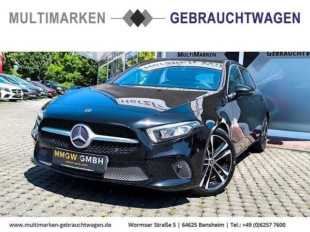 Nachtschwarz Gebraucht 2019 Mercedes A180 Progressive Limousine | 21.990 € (Fairer Preis) - Bild 1/2