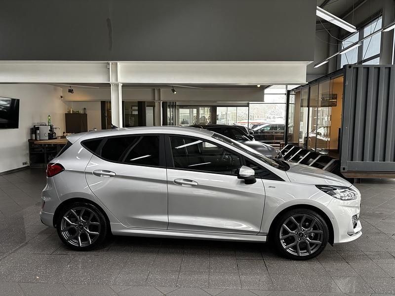 Gebraucht Ford Fiesta ST-Line 101 PS (74 kW) 2023 Silber metallic Kleinwagen