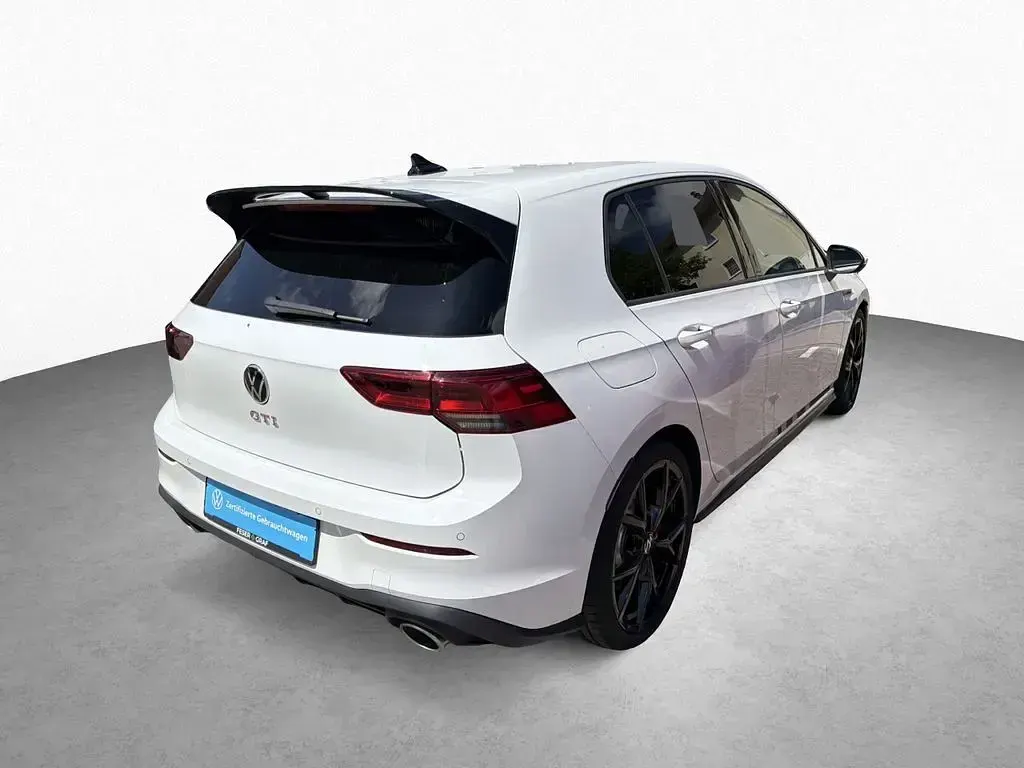 Second-hand VW Golf VIII GTI 300 CP (220 kW) 2023 Alb Berlinǎ