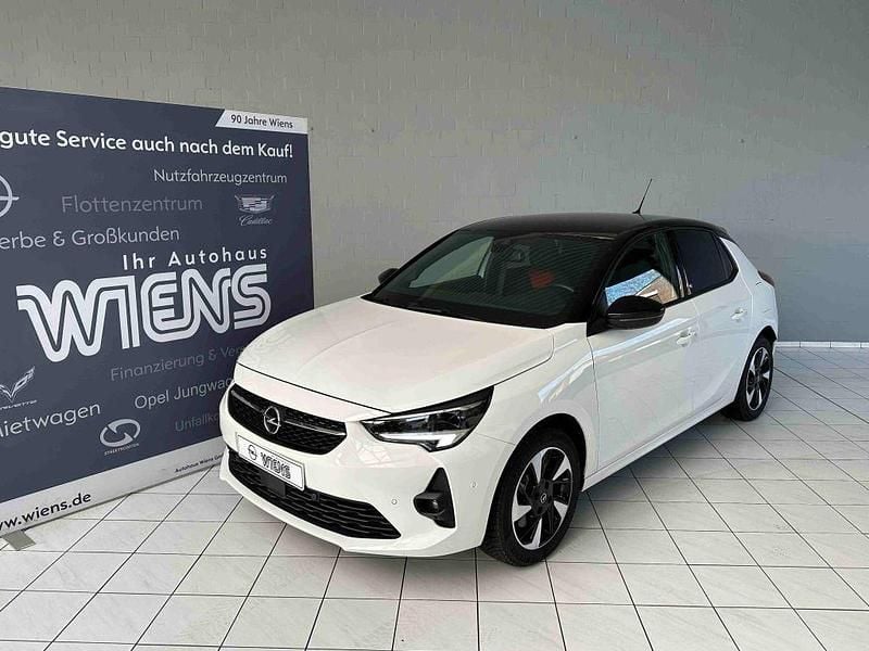 Weiß Gebraucht 2023 Opel Corsa-e Kleinwagen | 19.900 € (Guter Preis) - Bild 1/4