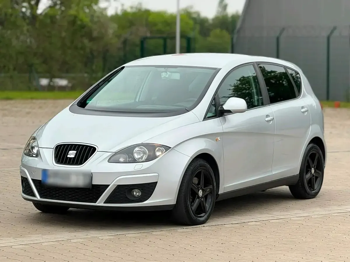Gebraucht Seat Altea 110 PS (80 kW) 2012 Silber Limousine