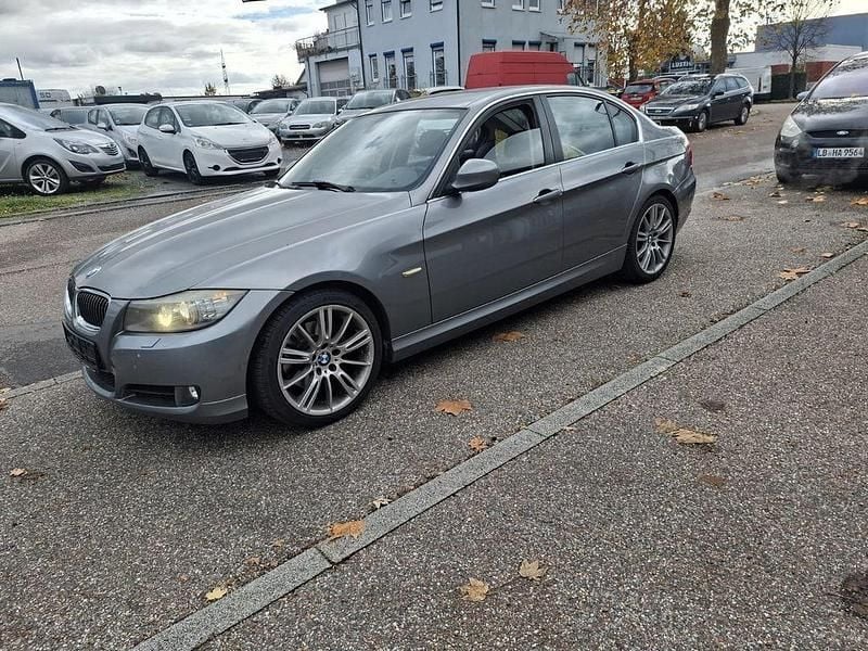 Gebraucht BMW 325 218 PS (160 kW) 2010 Grau Limousine