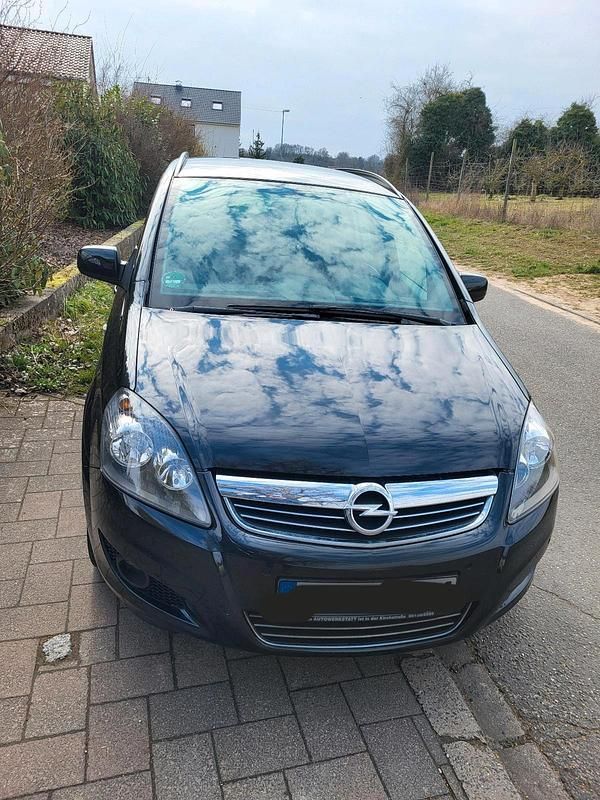 Schwarz Gebraucht 2014 Opel Zafira Van / Kleinbus | 4.400 € (Guter Preis) - Bild 1/4