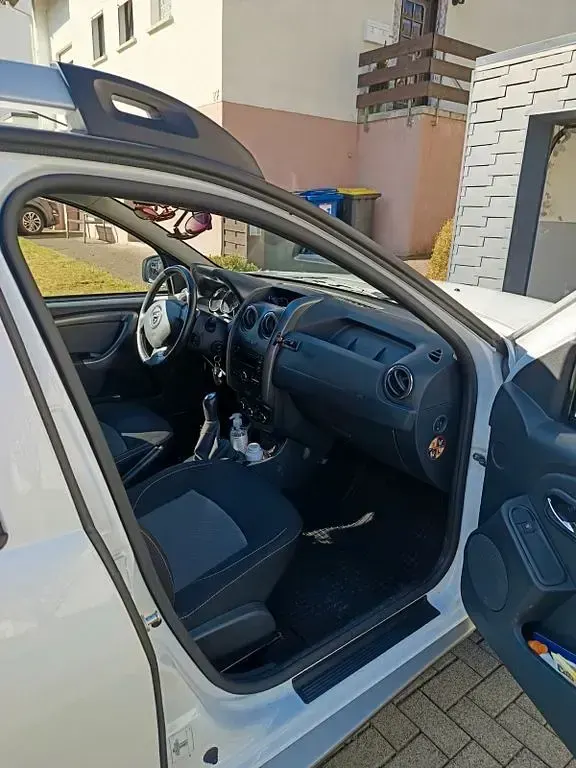 Gebraucht Dacia Duster Ambiance 114 PS (83 kW) 2016 Weiß SUV