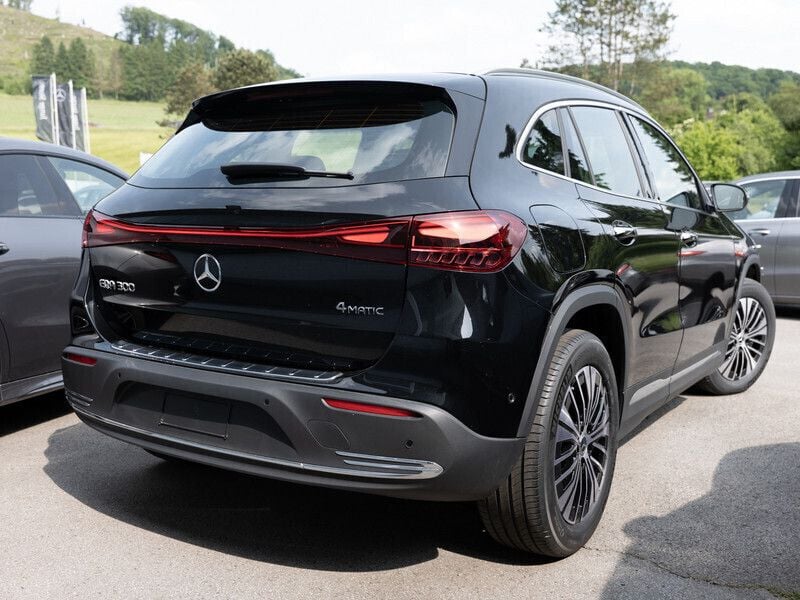 Gebraucht Mercedes EQA300 Electric Art 167 kW (228 PS) 2024 Schwarz metalliclack kosmosschwarz SUV